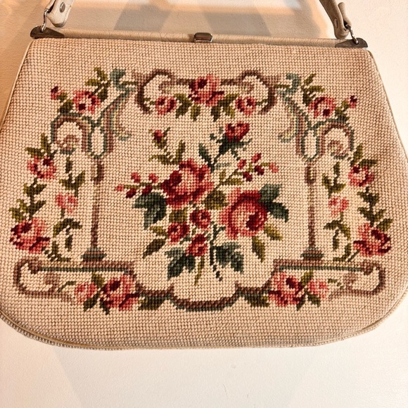 Vintage Floral Needlepoint Crossstitch Structured Handbag Coin Purse Closure - Picture 8 of 14